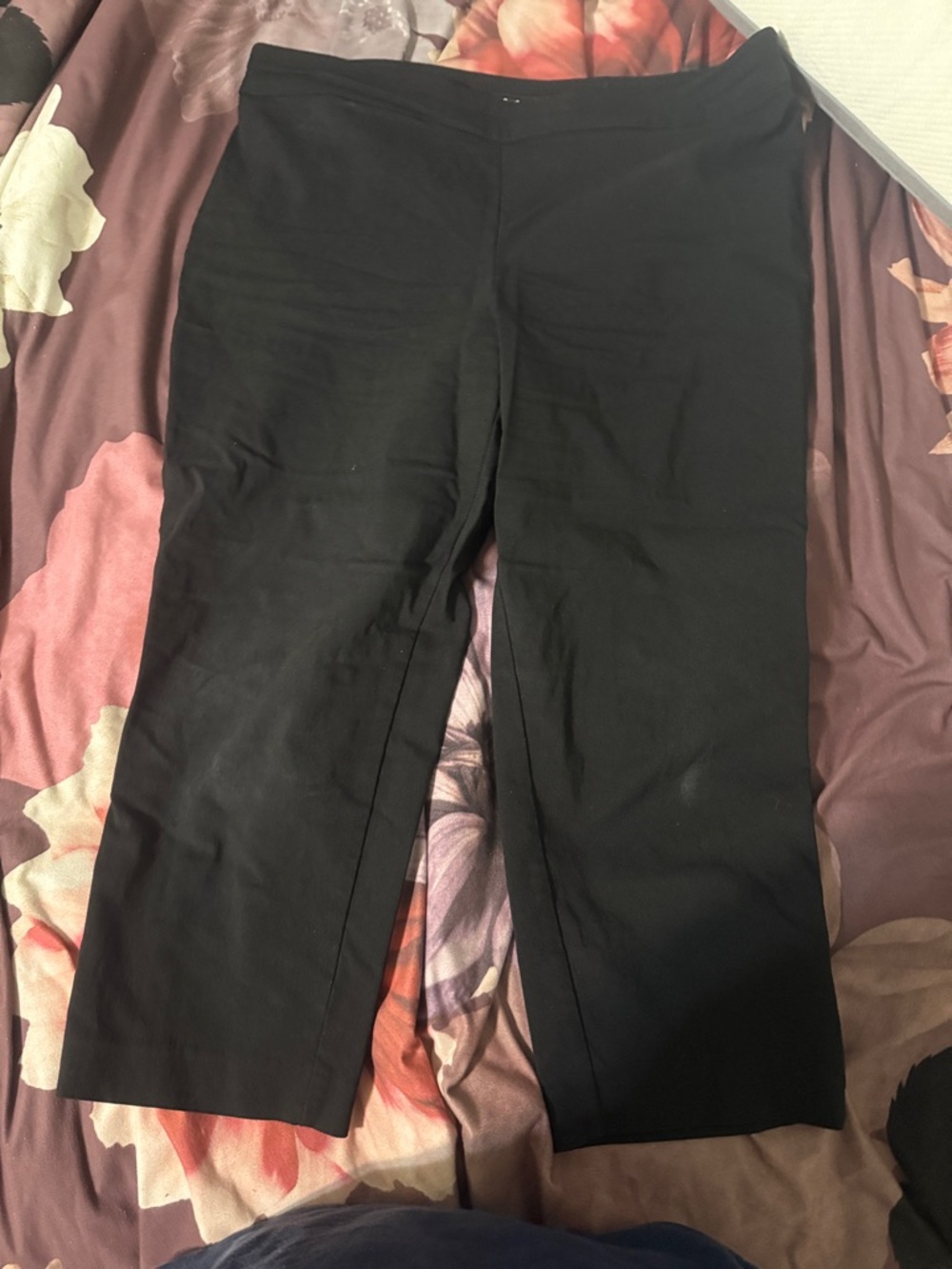 Counterparts Black Capris